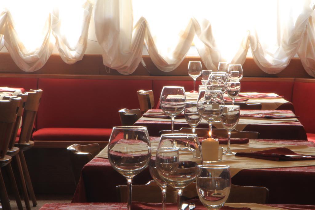 Hotel Aurora Vallarsa Ngoại thất bức ảnh